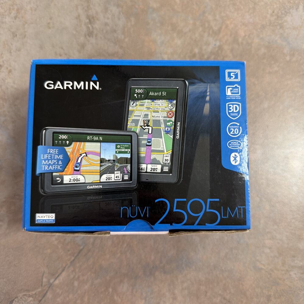 Garmin Nuvi 2595 LMT Maps GPS Tested & working cables & mount Bundle